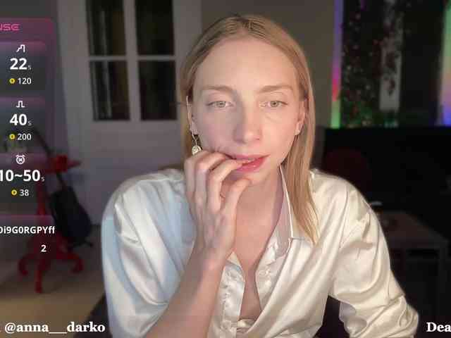 AnnaDarko webcam