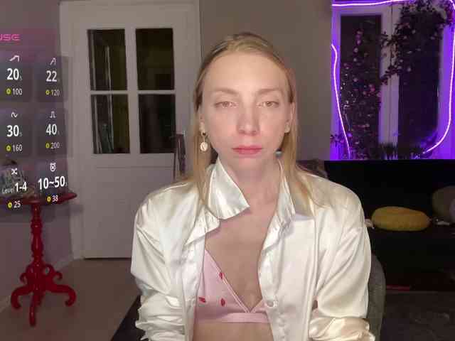AnnaDarko webcam