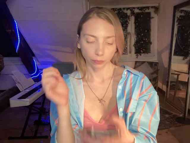 AnnaDarko webcam