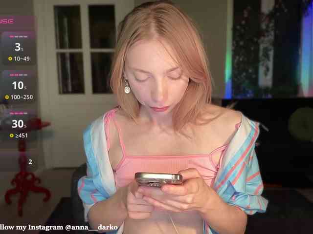 AnnaDarko webcam
