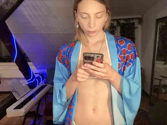 AnnaDarko webcam