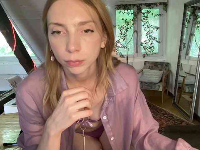 AnnaDarko webcam