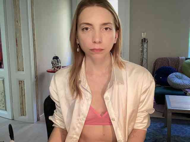 AnnaDarko webcam