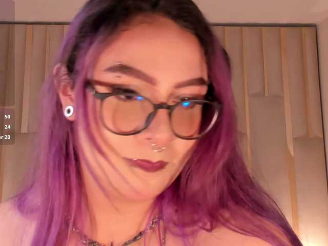 LoiseHarper live cam on BongaCams