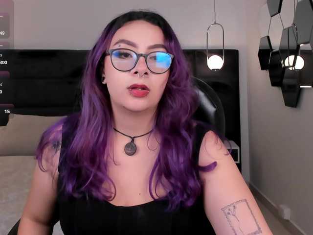 LoiseHarper live cam on BongaCams