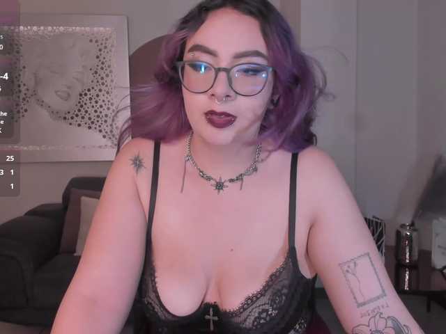 LoiseHarper live cam on BongaCams