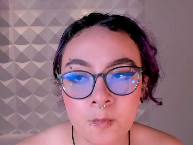 LoiseHarper live cam on BongaCams