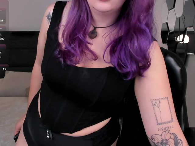 LoiseHarper live cam on BongaCams