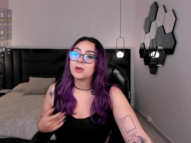 LoiseHarper live cam on BongaCams