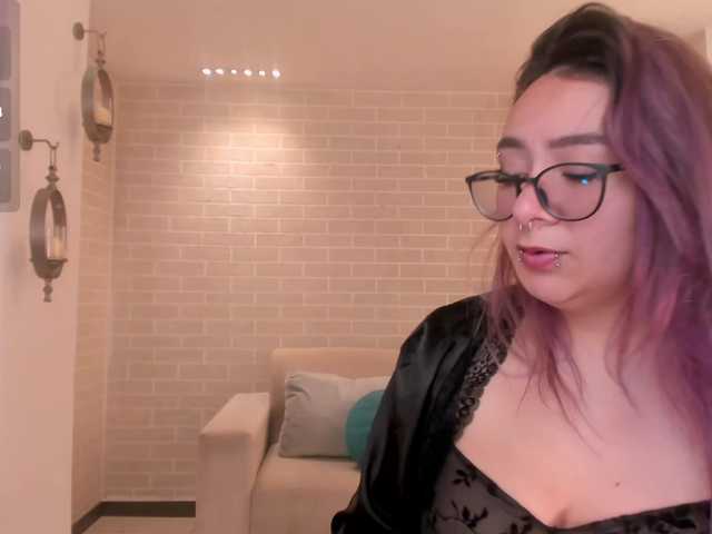 LoiseHarper live cam on UnifiedCams