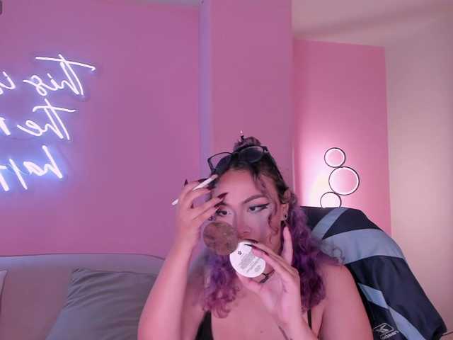 le modèle LoiseHarper est en webcam porno dans un show sur le site bongacams, il possède les tags suivants: Latino/Hispanic,Redhead,Shaved