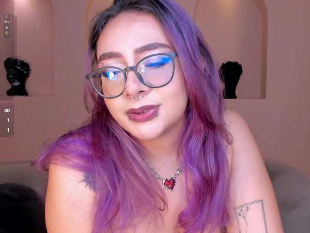 LoiseHarper live cam on BongaCams