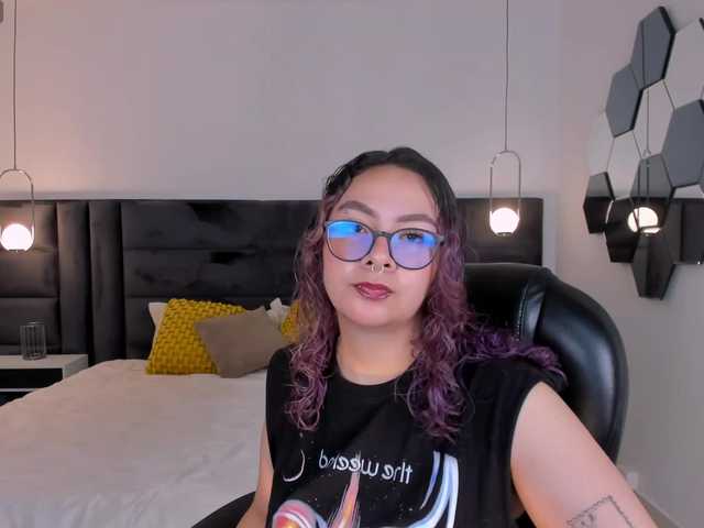LoiseHarper live cam on BongaCams