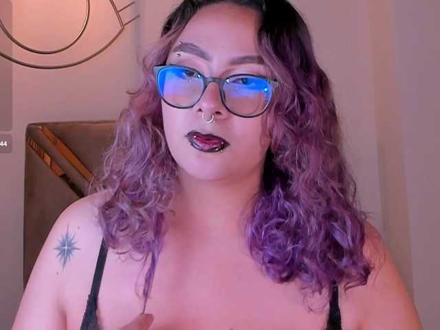 LoiseHarper live cam on BongaCams