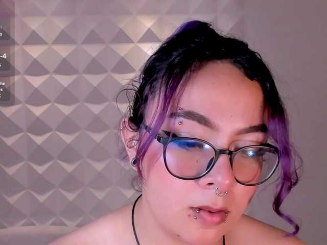 LoiseHarper live cam on BongaCams