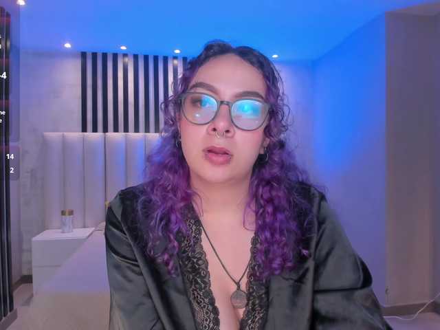 LoiseHarper live cam on BongaCams