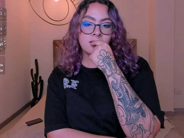 LoiseHarper live cam on BongaCams