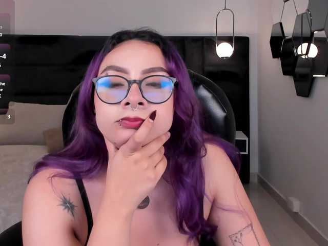 LoiseHarper live cam on BongaCams