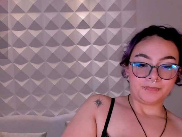 LoiseHarper live cam on BongaCams
