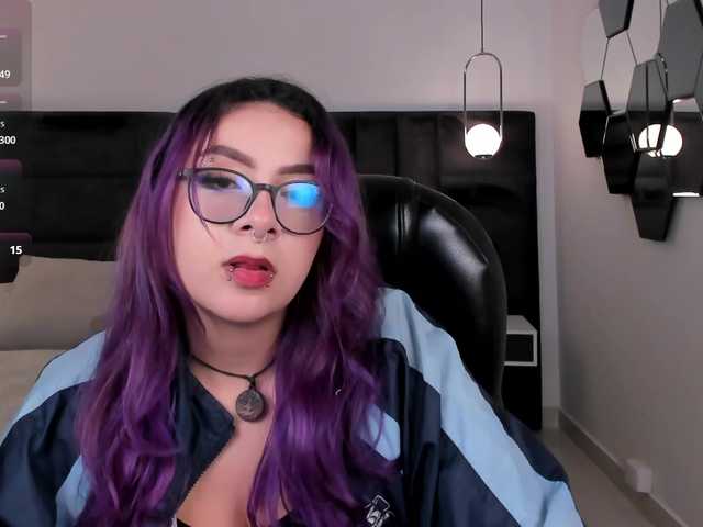 LoiseHarper live cam on BongaCams