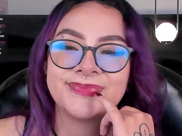 LoiseHarper live cam on BongaCams