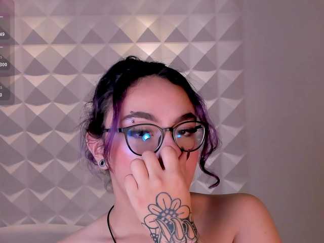 LoiseHarper live cam on BongaCams