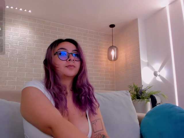 LoiseHarper live cam on BongaCams
