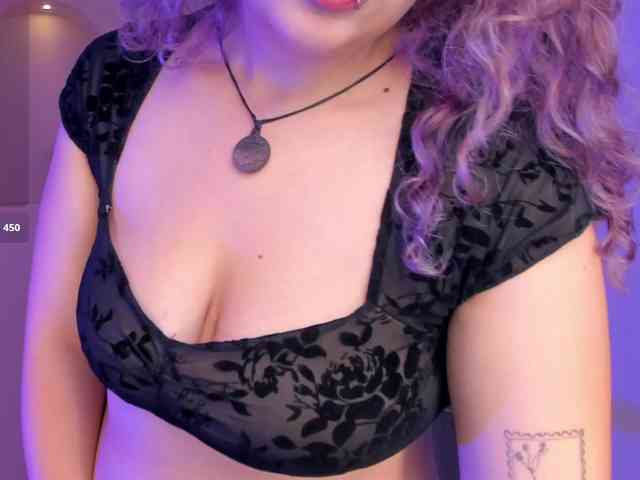 LoiseHarper webcam