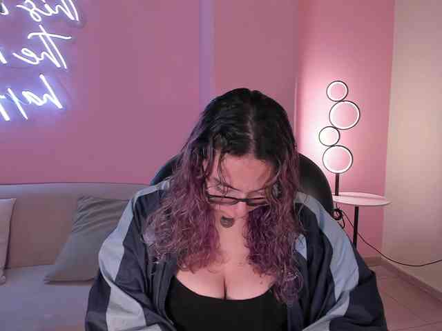 LoiseHarper webcam