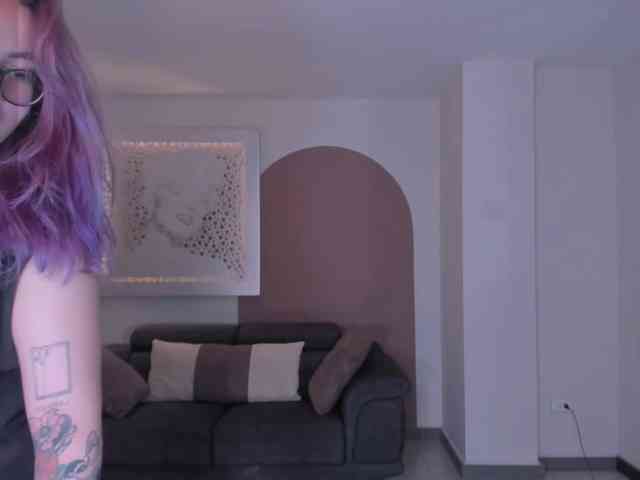 LoiseHarper webcam