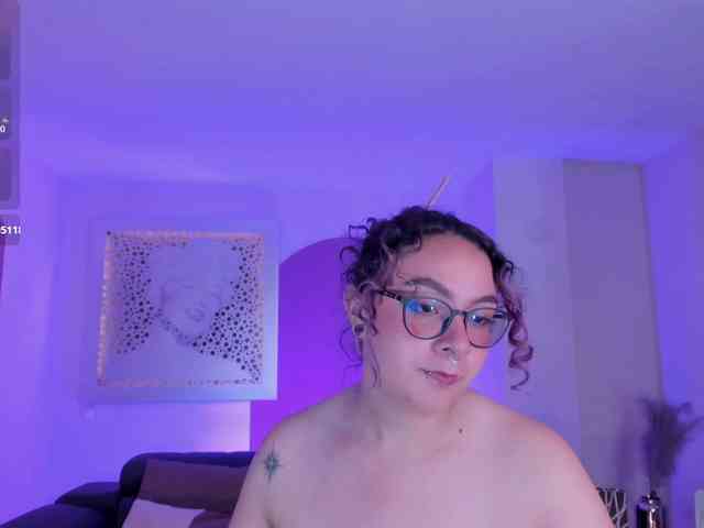 LoiseHarper webcam