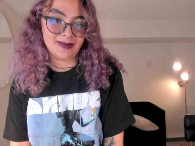 LoiseHarper webcam