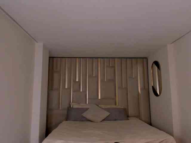 LoiseHarper webcam