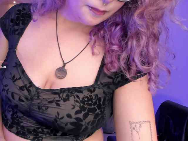 LoiseHarper webcam