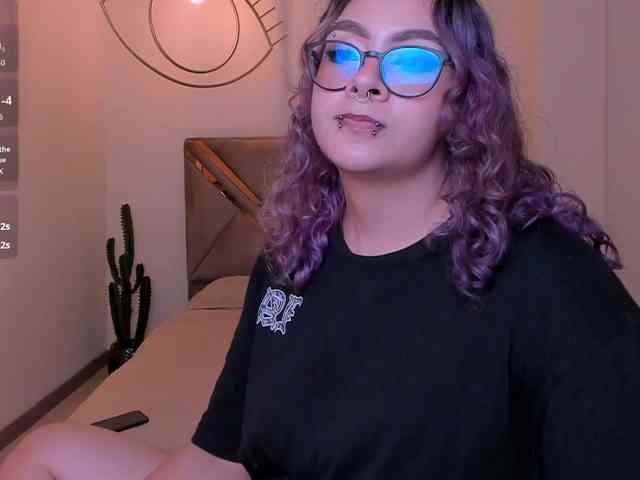 LoiseHarper webcam