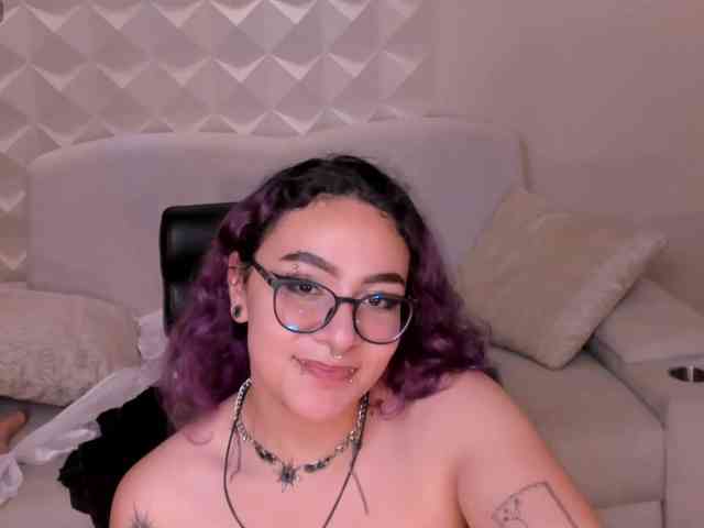 LoiseHarper webcam