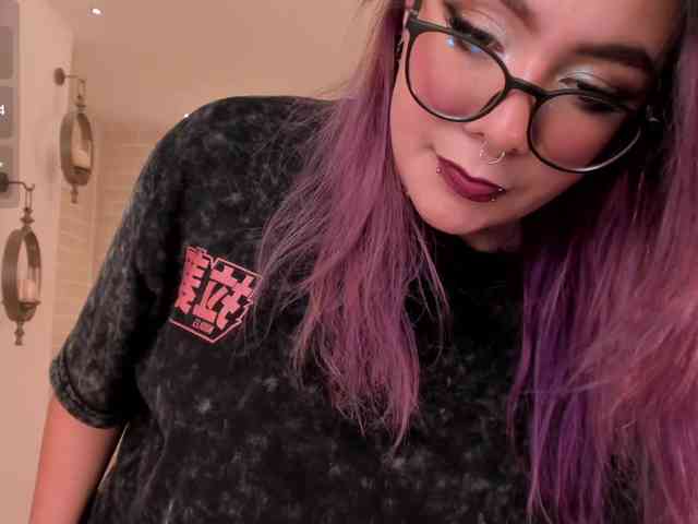 LoiseHarper webcam