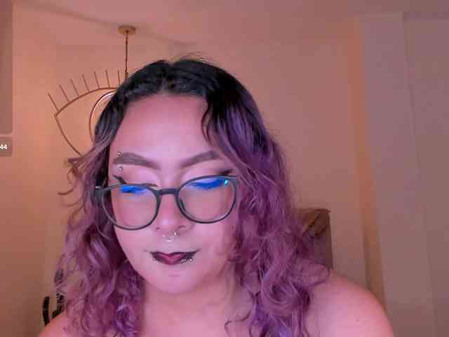 LoiseHarper webcam