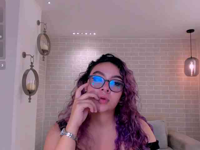 LoiseHarper webcam