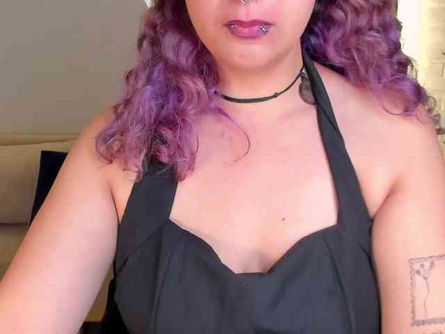 LoiseHarper webcam