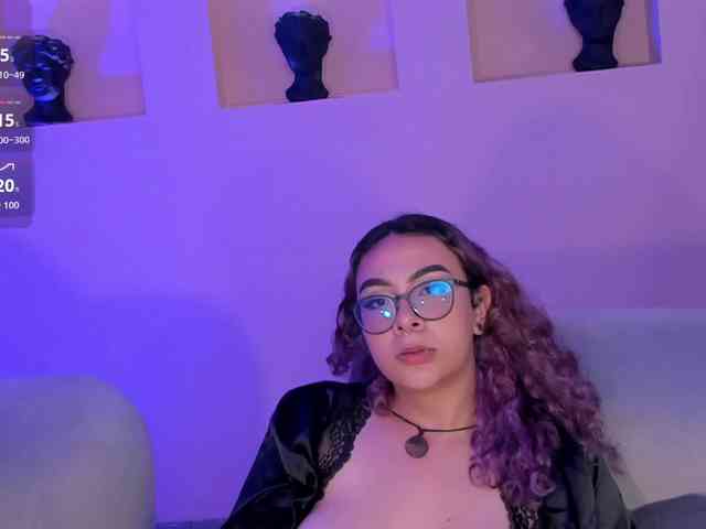 LoiseHarper webcam