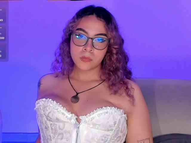 LoiseHarper webcam