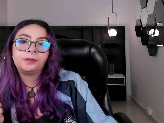 LoiseHarper webcam