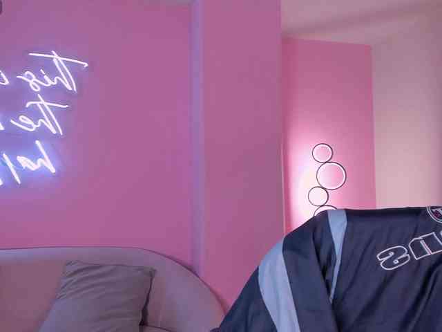 LoiseHarper webcam
