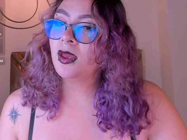 LoiseHarper webcam