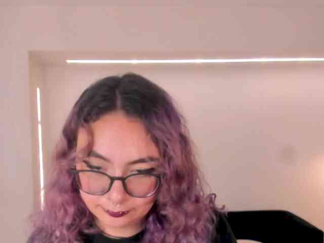 LoiseHarper webcam