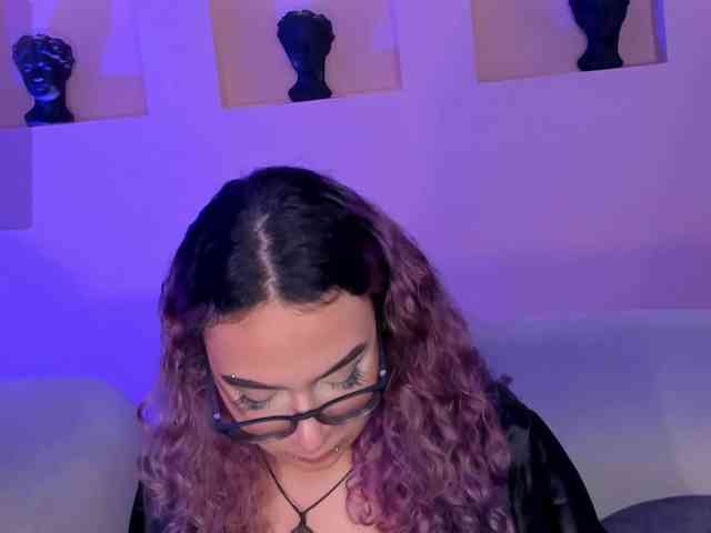 LoiseHarper webcam