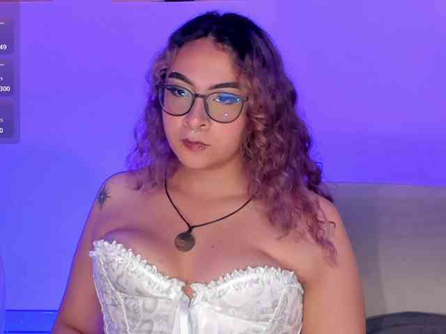 LoiseHarper webcam