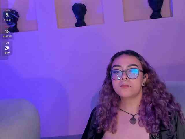 LoiseHarper webcam