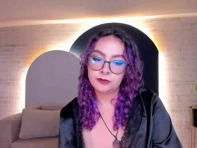 LoiseHarper webcam